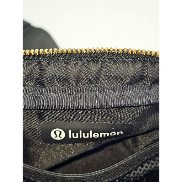 Lululemon Women\'s Black Sherpa Fleece Belt Bag Crossbody Waist Pack 3040 Lululemon Women\'s Black Sherpa Fleece Belt Bag Crossbody Waist Pack 3040